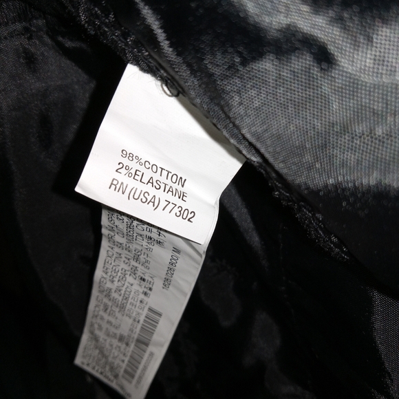 ZARA Basic Like New Black Cuffed Hem Chino Shorts size M - Picture 2 of 10